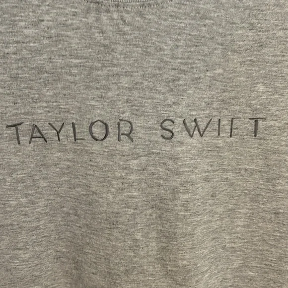 Taylor Swift 1989 Taylor’s Version Gray T-shirt. Size M - Picture 4 of 5